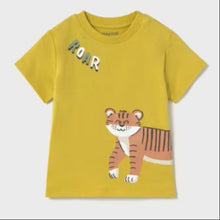 Load image into Gallery viewer, Boy&#39;s cotton set of two tops and 1 pair of shorts. Animal print tee shirts and khaki shorts . Mayoral 1652 in gold available on kidstuff.ie
