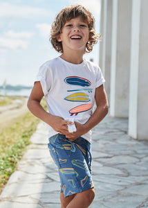 Boys surf-board print tee and shorts. Mayoral 3604 set. Boys top and shorts with surfboard print available on kidstuff.ie