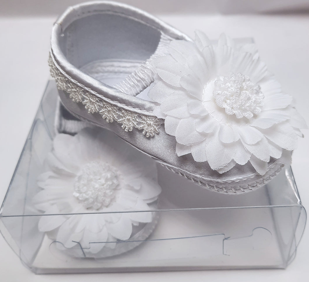 Christening Shoe with Daisy